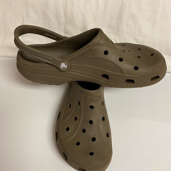 Men’s Iconic Comfort Crocs 🐊 - Picture 3 of 9